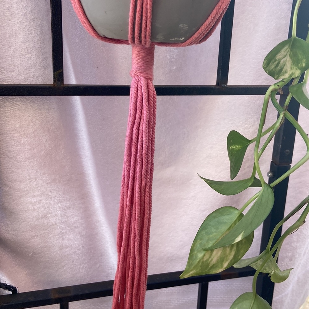 Macrame Plant Hanger Pink 40” - Picture 5 of 6